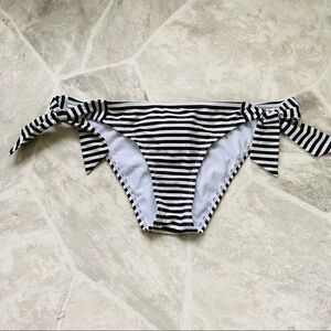 ROXY black & white striped bow tie side bikini bottoms size small